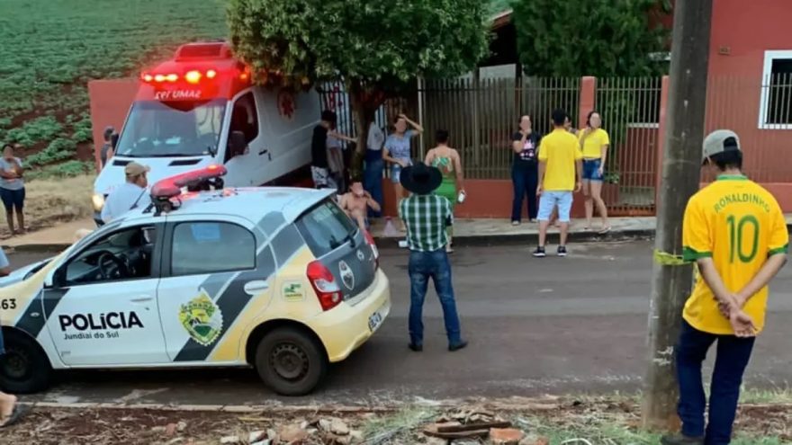 Chocante! Homem mata esposa e posta selfie ao lado do corpo no Paraná