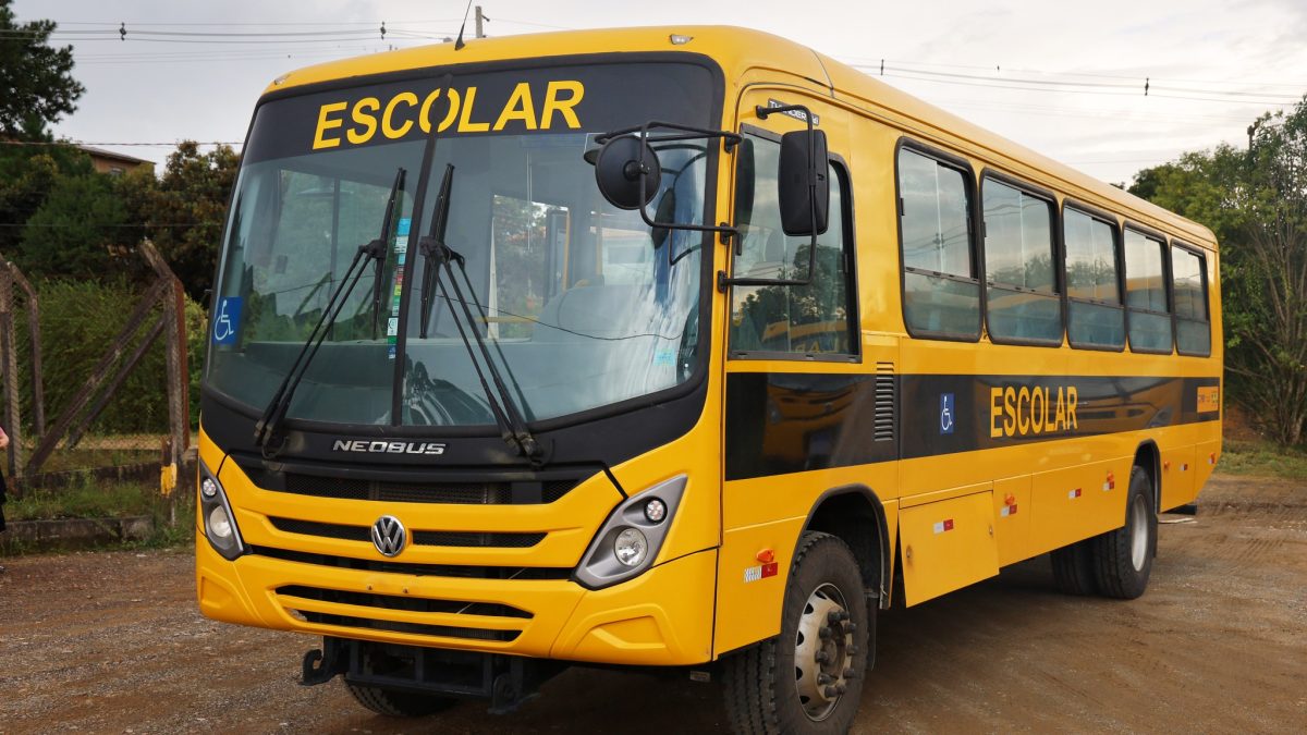 Município de Palmeira recebeu um novo ônibus escolar 0 km destinado à Secretaria de Educação