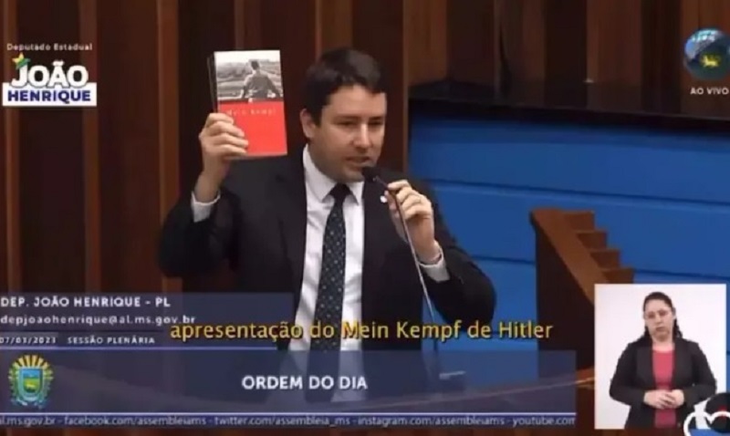 Deputado bolsonarista cita livro de Hitler em discurso