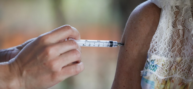 Ministério da Saúde amplia vacinação com dose de reforço bivalente contra Covid-19 para toda população acima de 18 anos