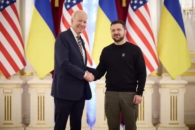 Biden anuncia US$ 375 mi em ajuda militar à Ucrânia