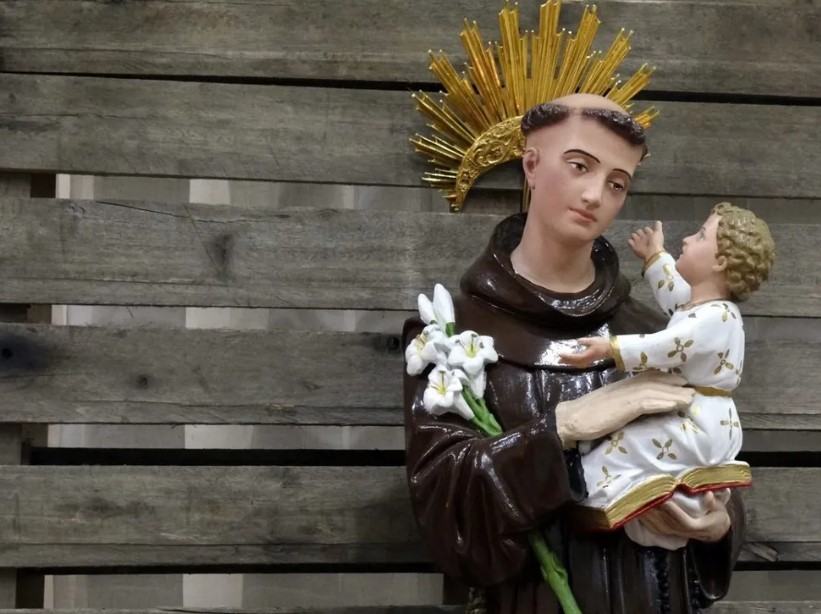 Hoje é dia de Santo Antônio: Descubra de onde vem a fama de casamenteiro