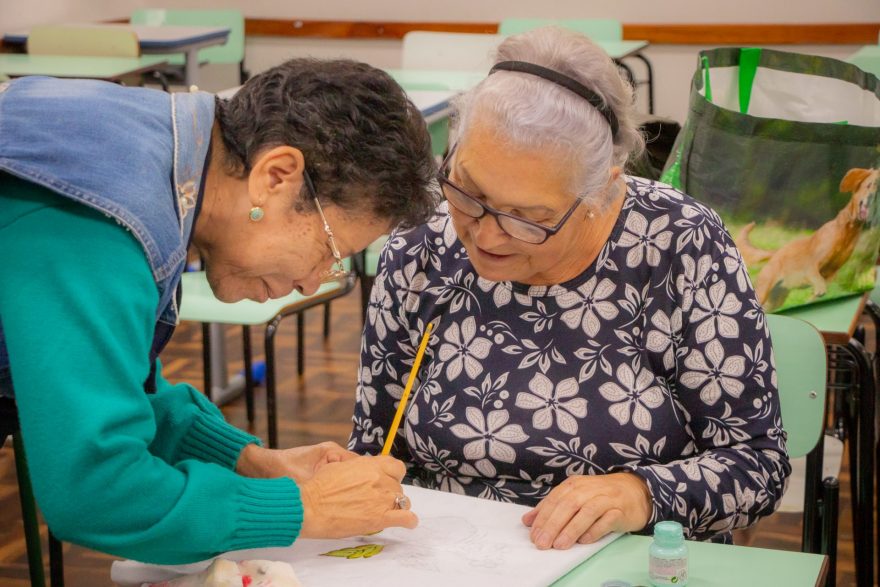 Projetos promovem formação contínua, saúde física e extensão para idosos na UEPG